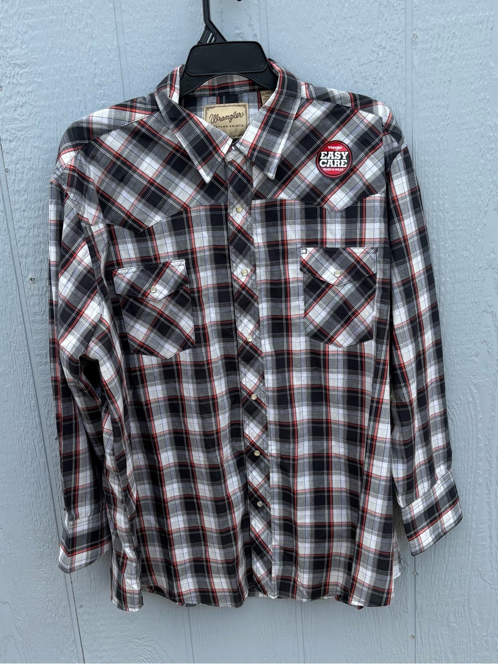 Wrangler Men's Black & White Plaid Button-Down Long Sleeve Western Shirt